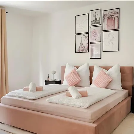 Boutique-studio Am Hafen Von Pretty In Pink